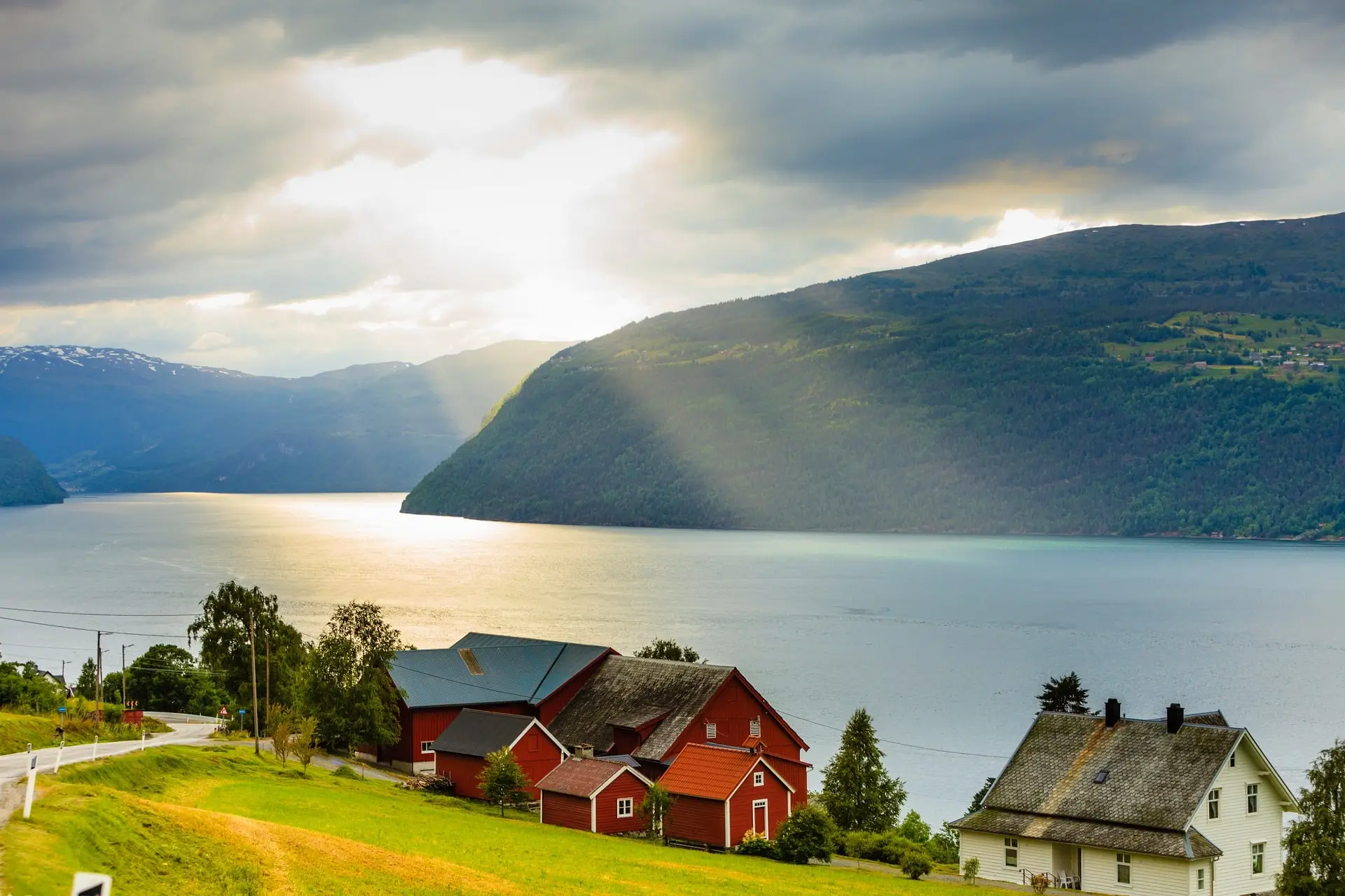 Nordfjord-Sun-Norway---425379