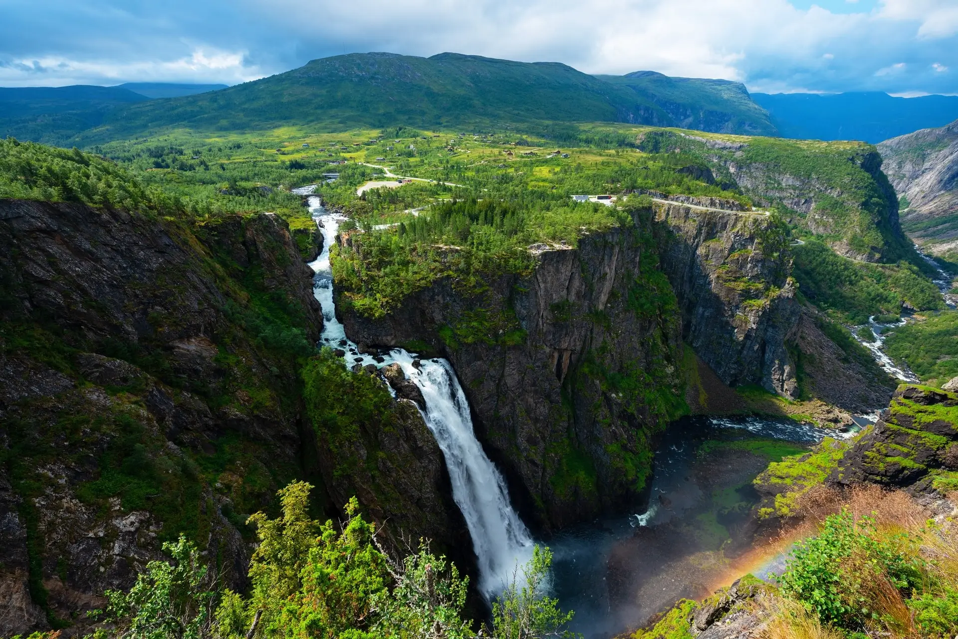 Eidfjord-Norway3 - 23562759
