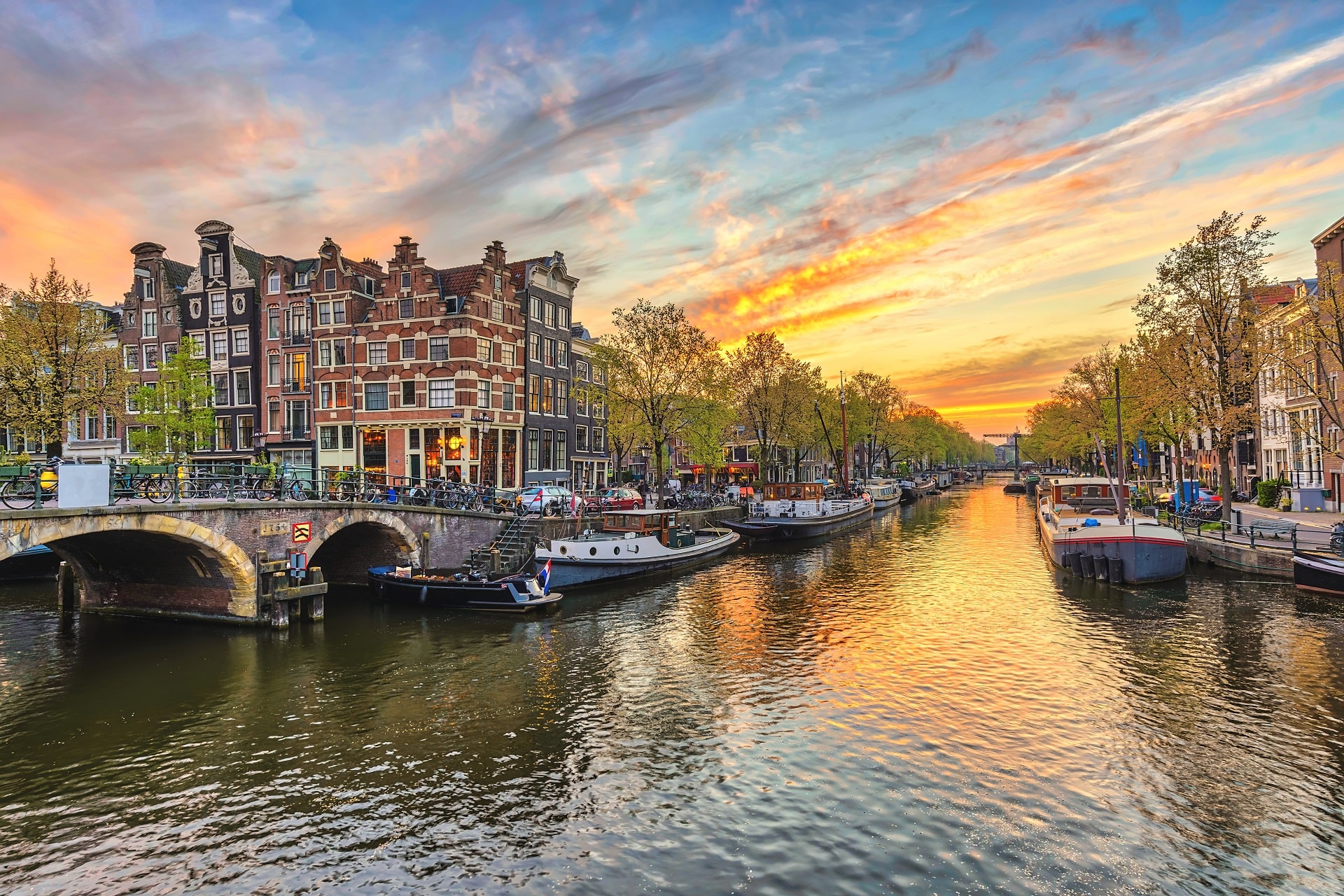 Amsterdam423498283482349829834
