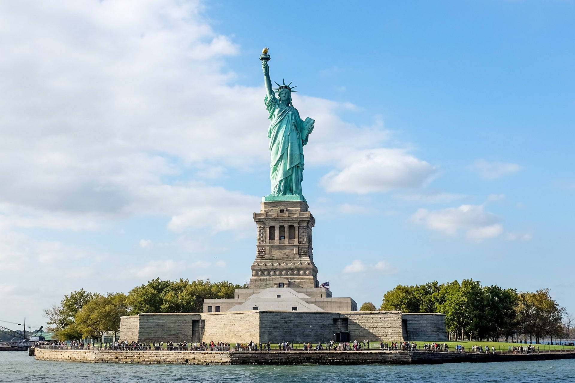 New-York-Statue-of-576785565476