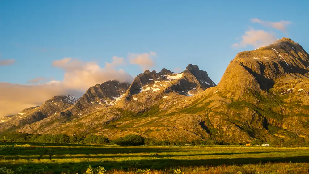 Seven Sisters Mountain Range1334553770