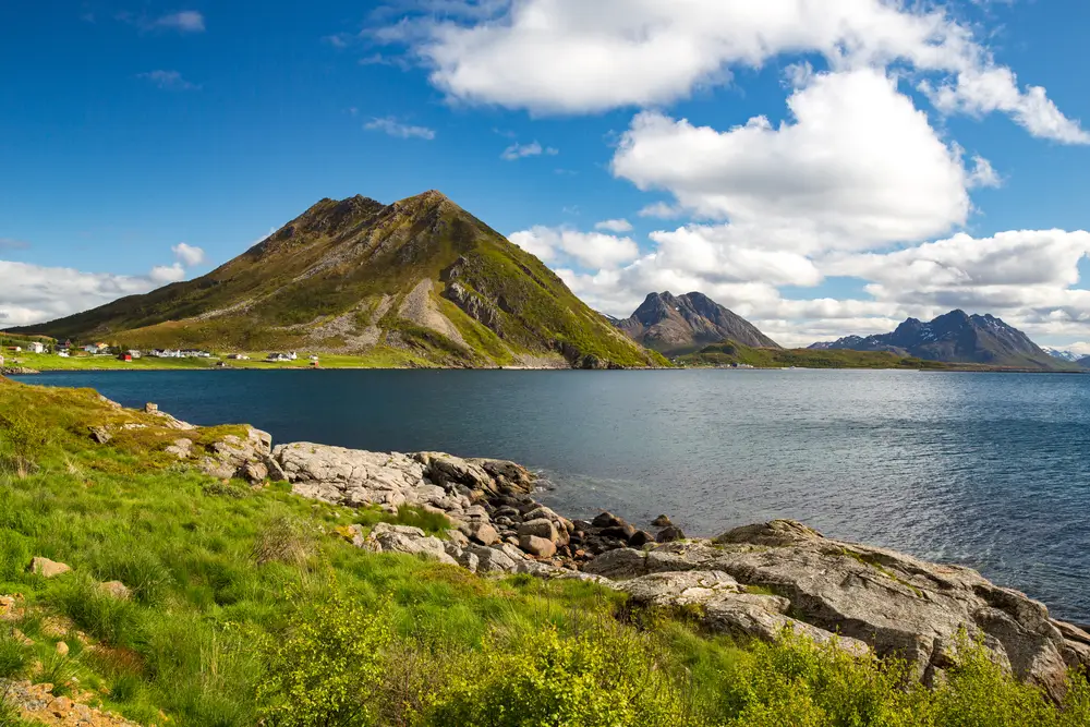 Sortland_483820195