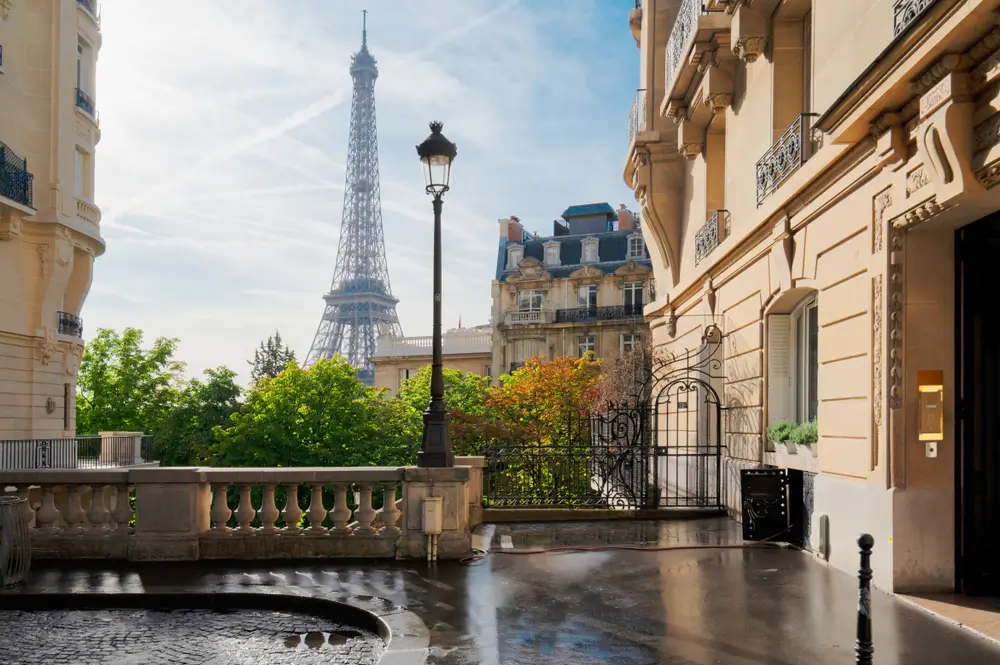 15Paris 1464741836