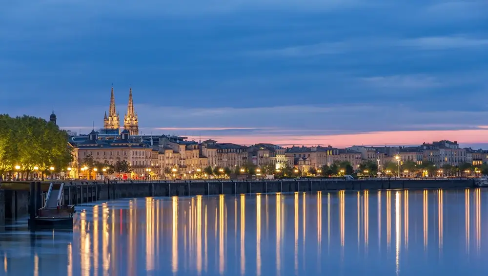Bordeaux-France-Night-568327592