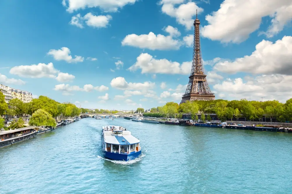 Paris_2479645221