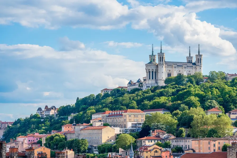 Lyon76347019
