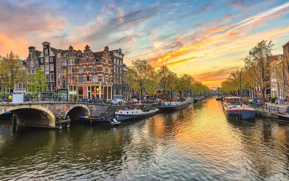 Amsterdam 4-35253