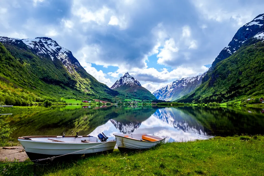 10Geiranger370144985