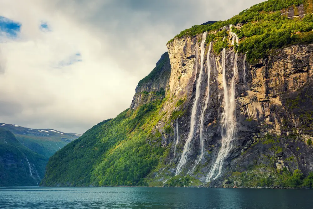 11Geiranger7875039