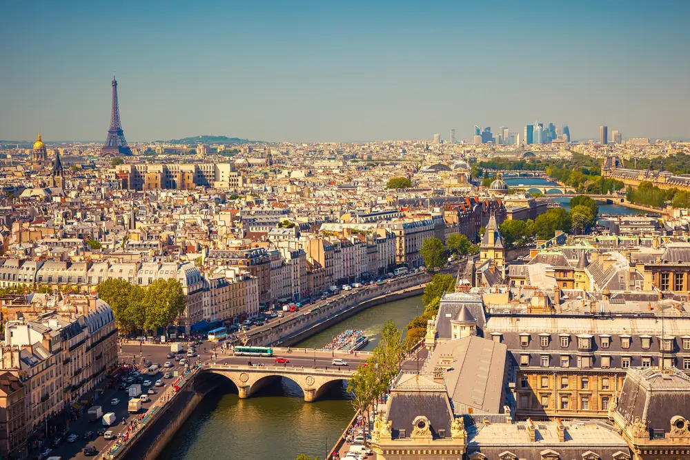 9Paris_113654788