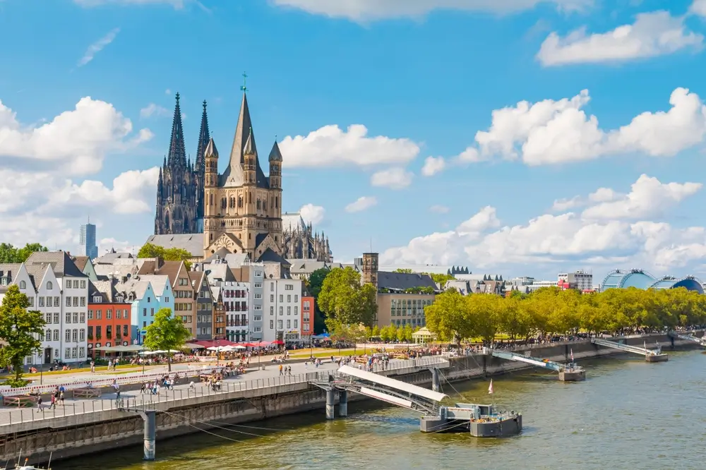 Cologne_2525744487-473473