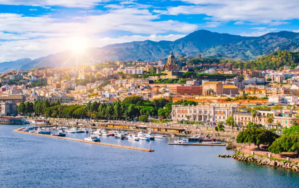 Messina, Sicily_777012208-737
