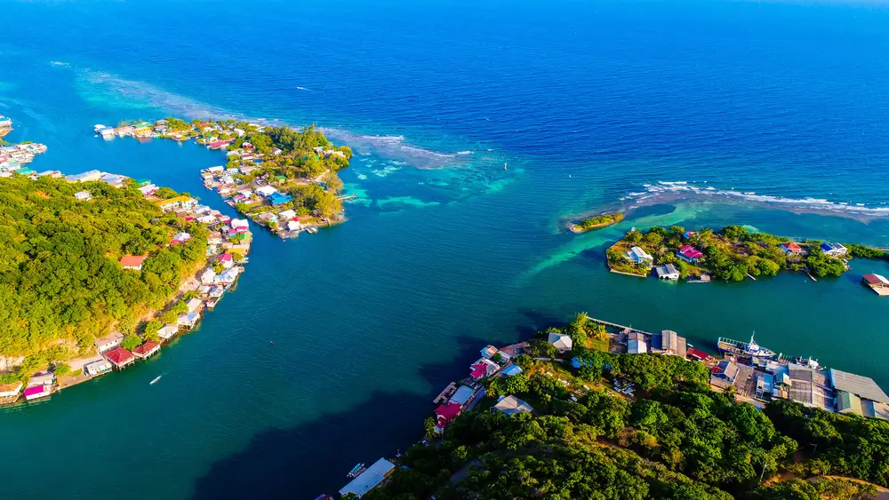 Roatan Bay_1811901745