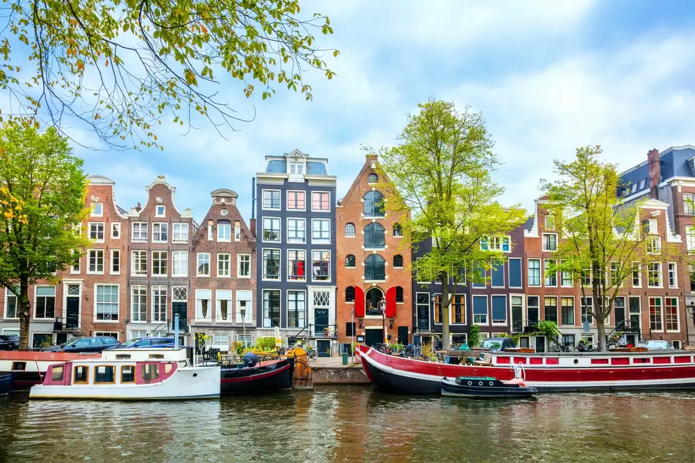 Amsterdam_2070885584