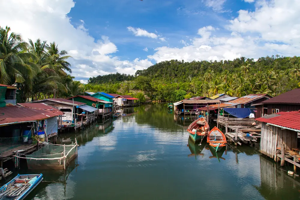 Tonle Sap Lake_549203398