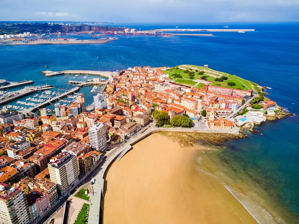 2Gijon, Spain_2041368197