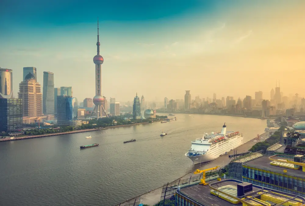 26Shanghai, China_1220709136