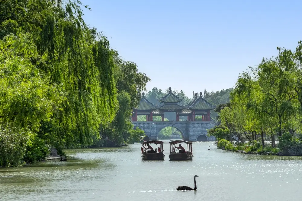 Yangzhou, China_2469550161