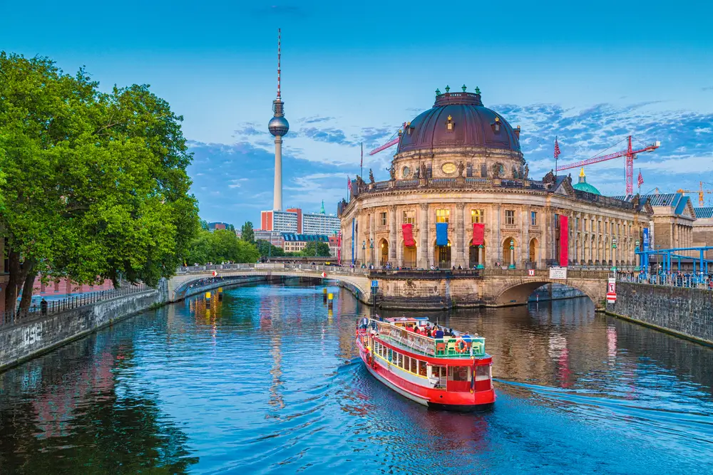 26Berlin, Germany_380924152