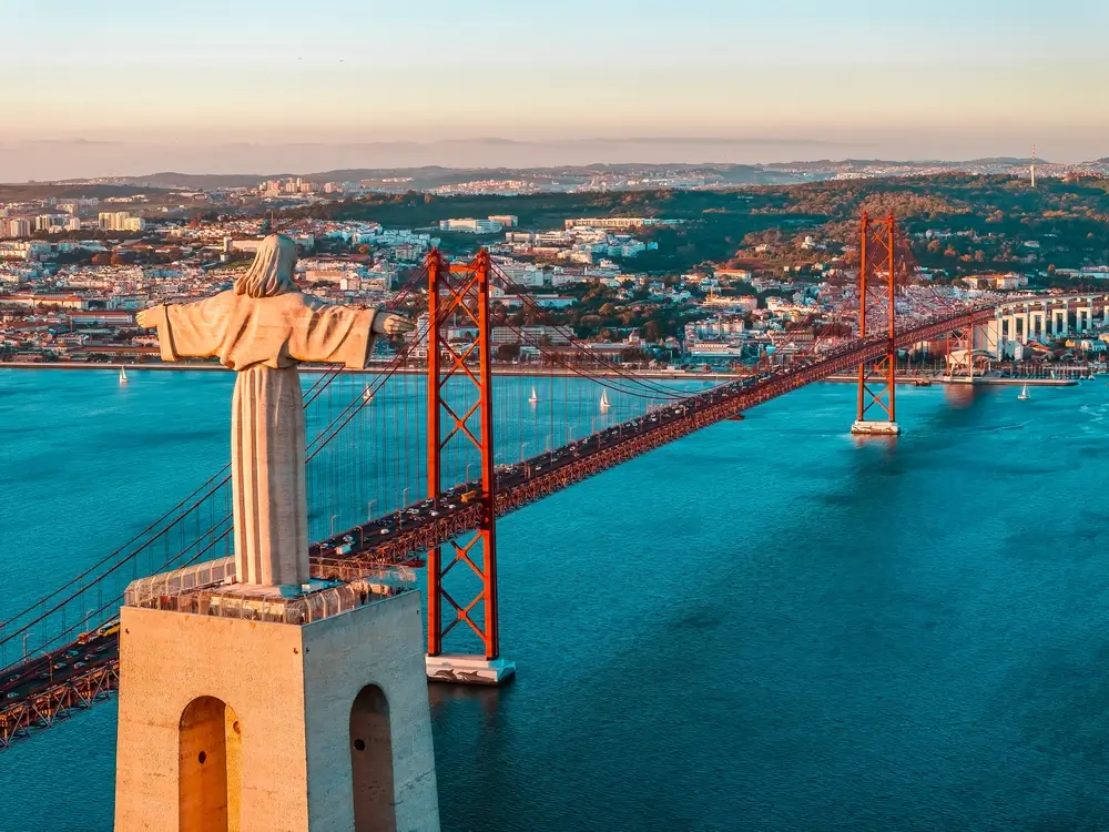 Lisbon_2392588427-4748384