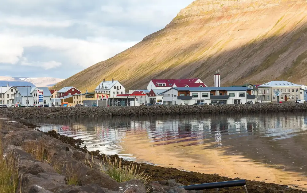 Isafjordur Iceland-584545