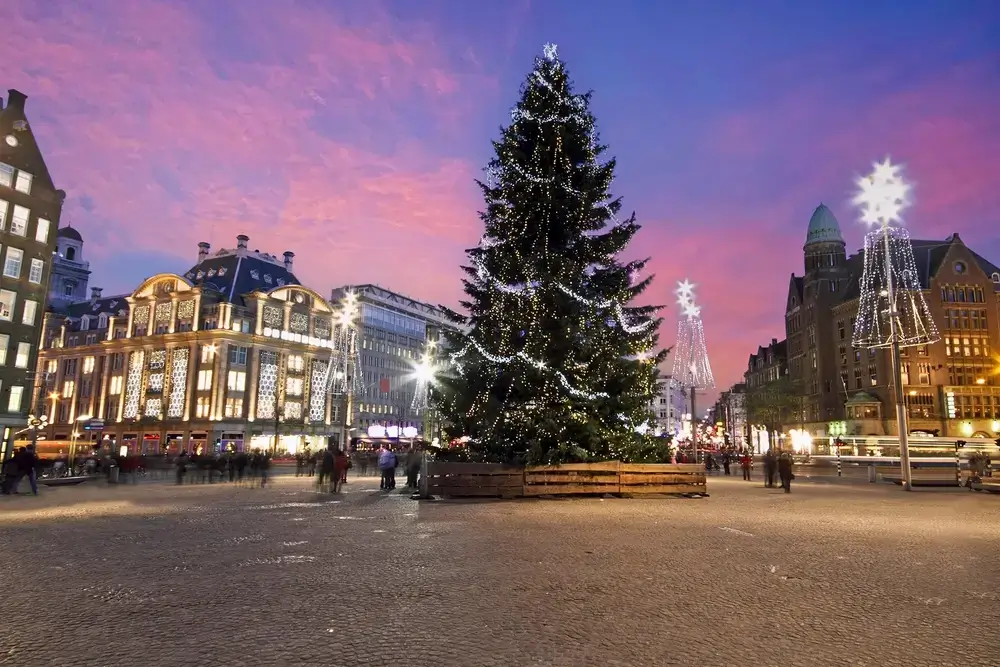 Amsterdam_2374898511-24124