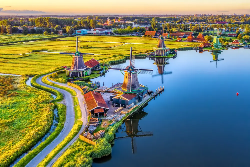 Zaandam_1799715448