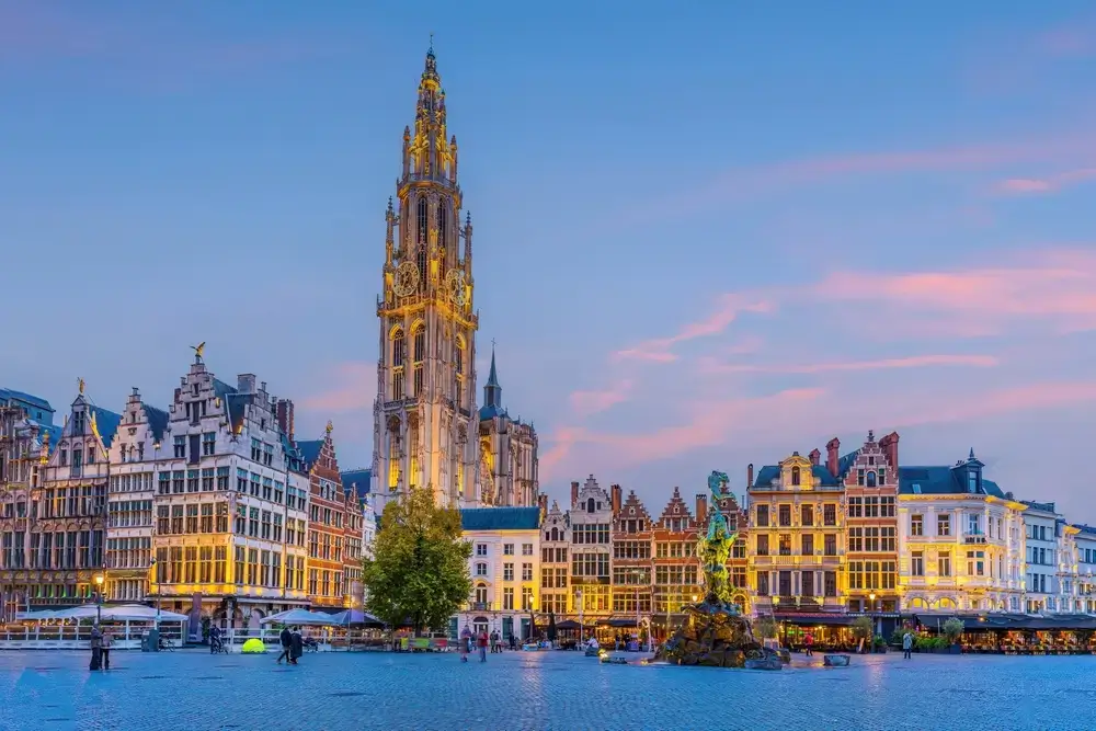 Antwerp_2546935211-484383