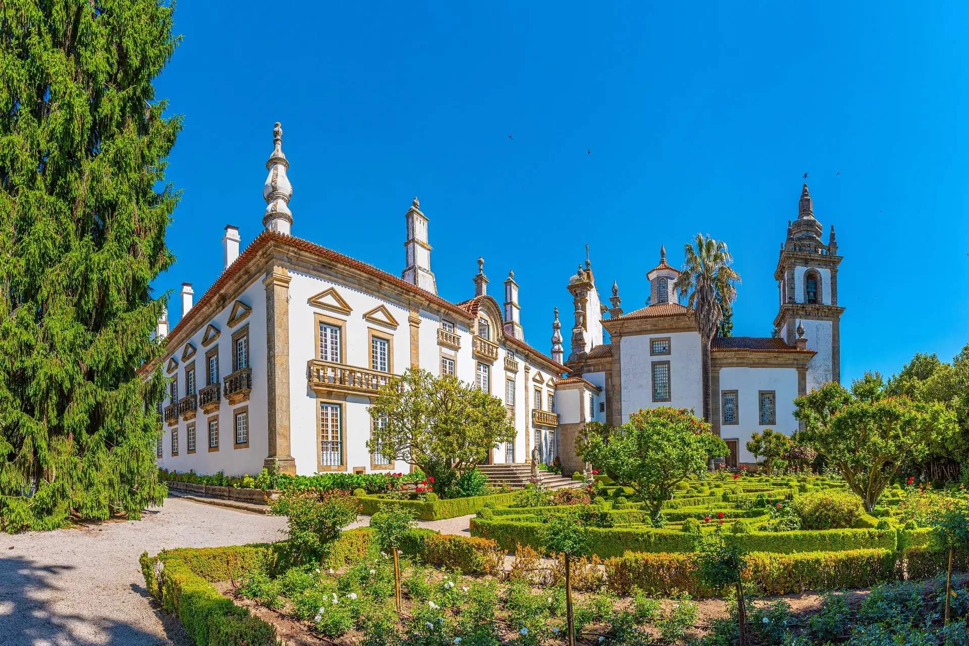 mateus-palace-portugal_1579957873 - 352352