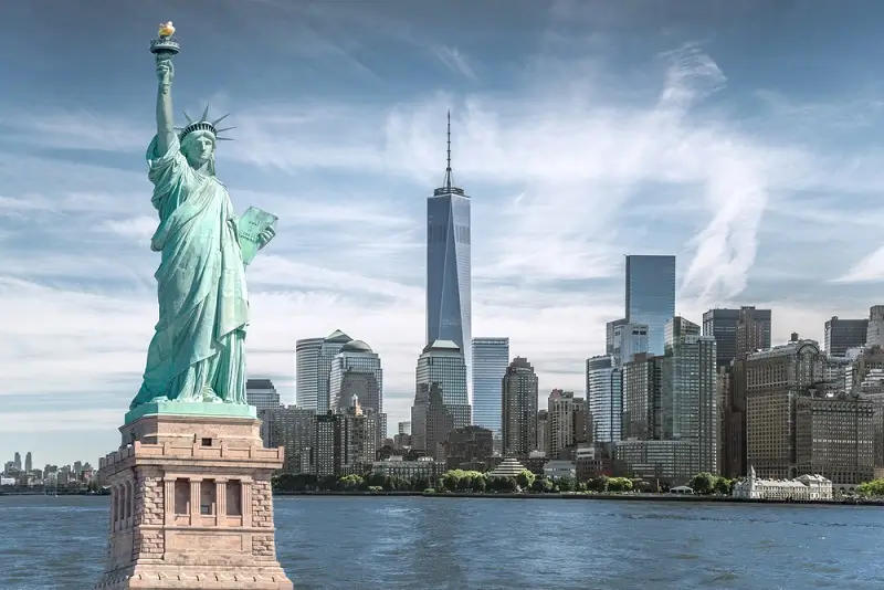 New-York_676088749 - 42563795