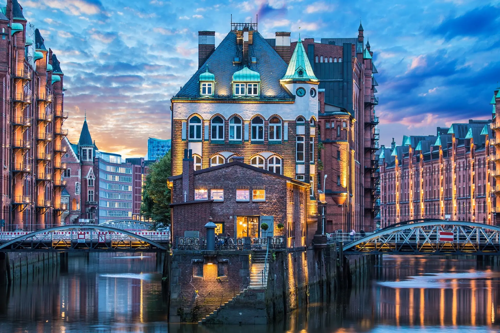 Hamburg-Harbour-Dusk - 3572983