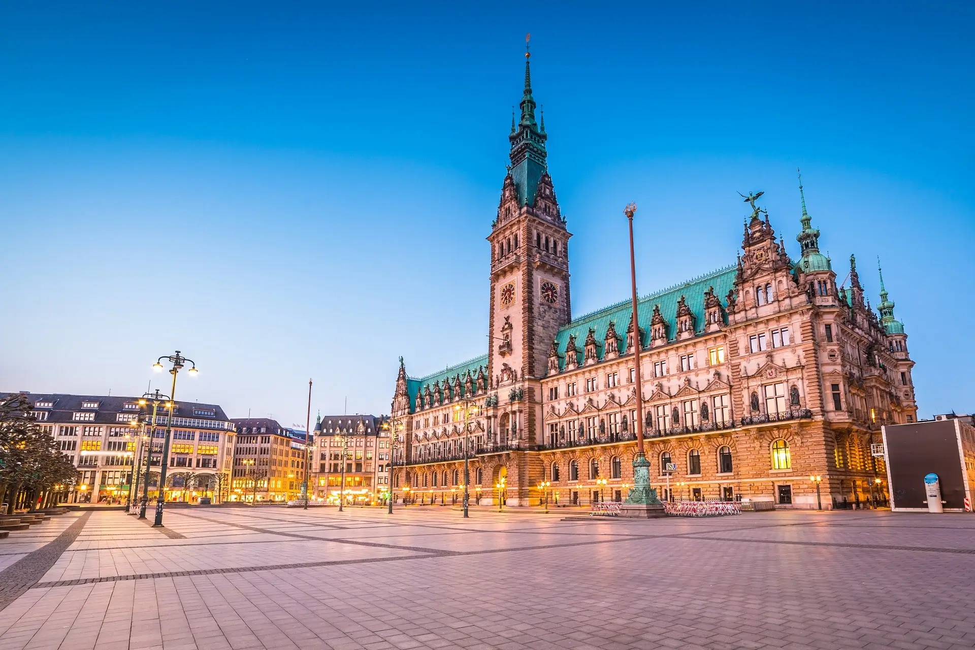 Hamburg-City-Hall - 256472